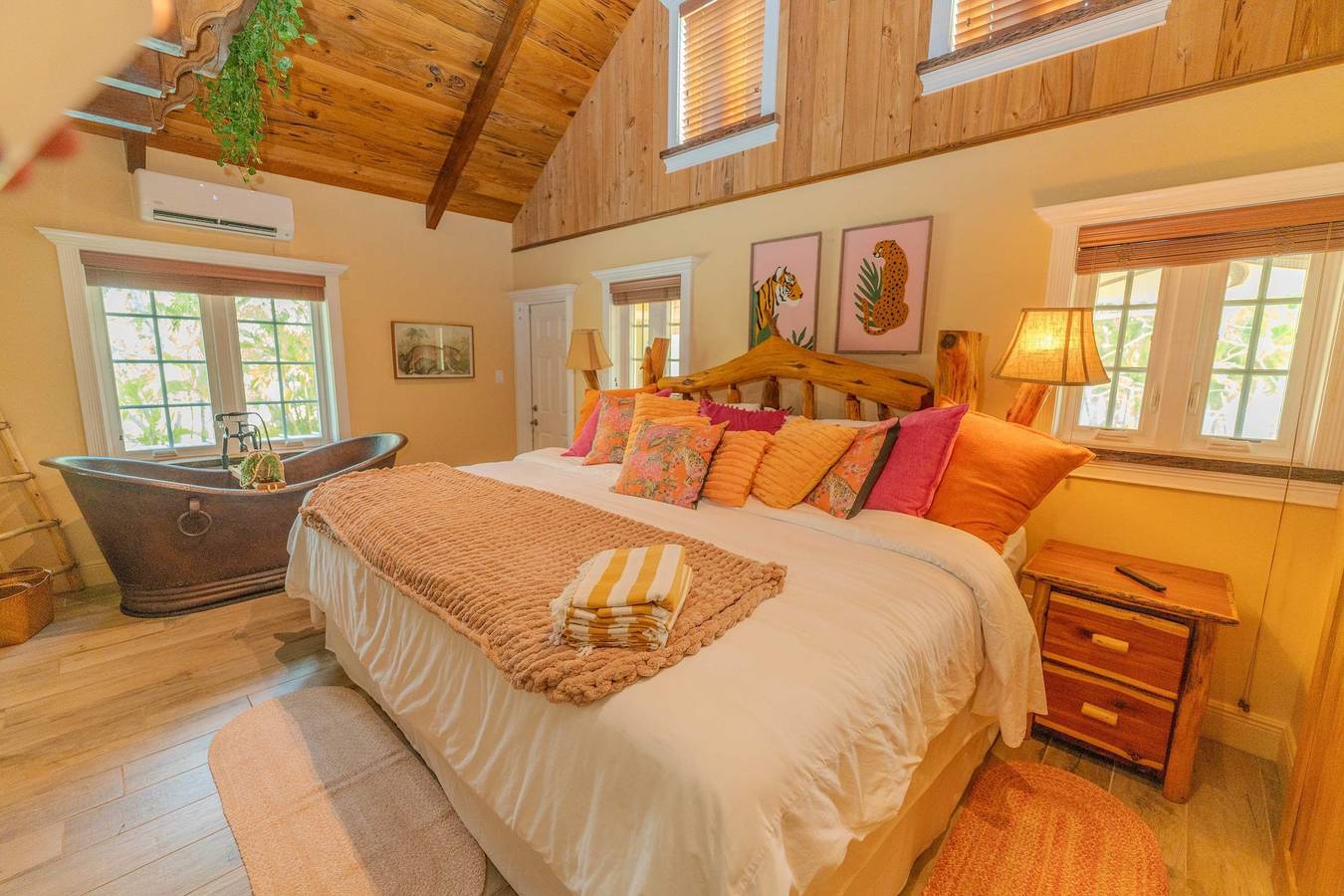  New Jungle Paradise  Treehouse Suite with Resort Amenities  Elevator access  Outdoor Kitchen  Lagoon Lazy River Pool  Rv hook up in Southwest Florida