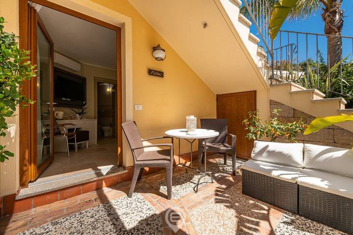 Chambre pour 2 personnes, avec Balcon/Terrasse ainsi que Jardin et Piscine en Sardaigne - 4
