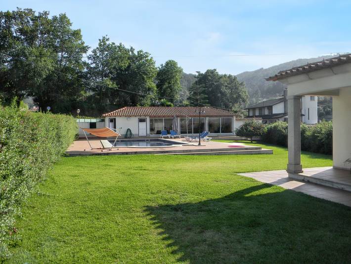 Cottage pour 8 personnes, avec balcon et piscine dans Geraz Do Lima