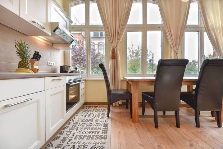 Ganze Wohnung, Villa Magdalena 01 - klassische Bäderarchitektur - sehr strandnah in Drei Kaiserbäder, Heringsdorf