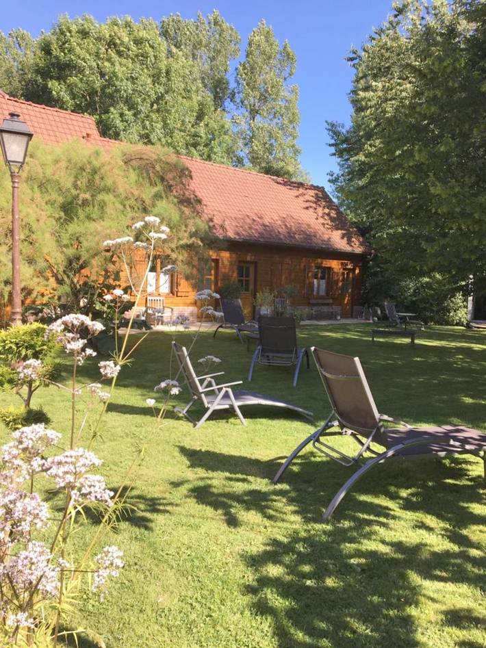 Location de vacances pour 2 personnes, avec Terrasse et Jacuzzi ainsi que Jardin et Vue à Gapennes