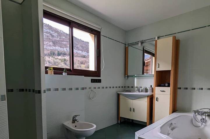 Gîte pour 6 personnes, avec terrasse et jardin à Lathuile - 4