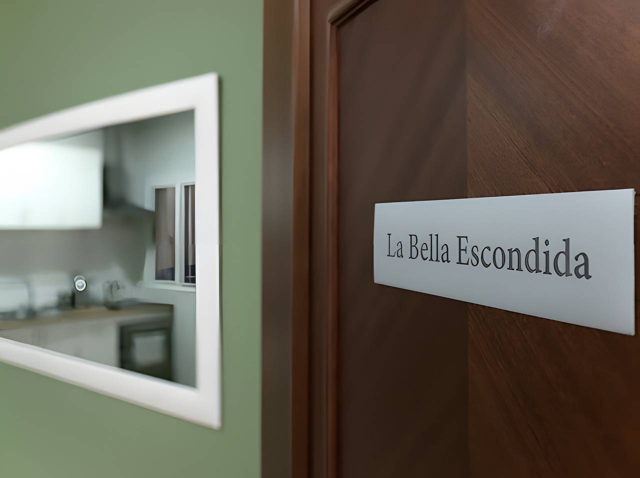 Apartamento entero, Apartamento 'La Bella Escondida' con Wi-Fi y Aire Acondicionado in La Vina, Cádiz
