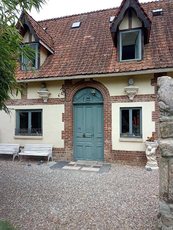 Gîte pour 4 personnes, avec jardin à Bracquetuit