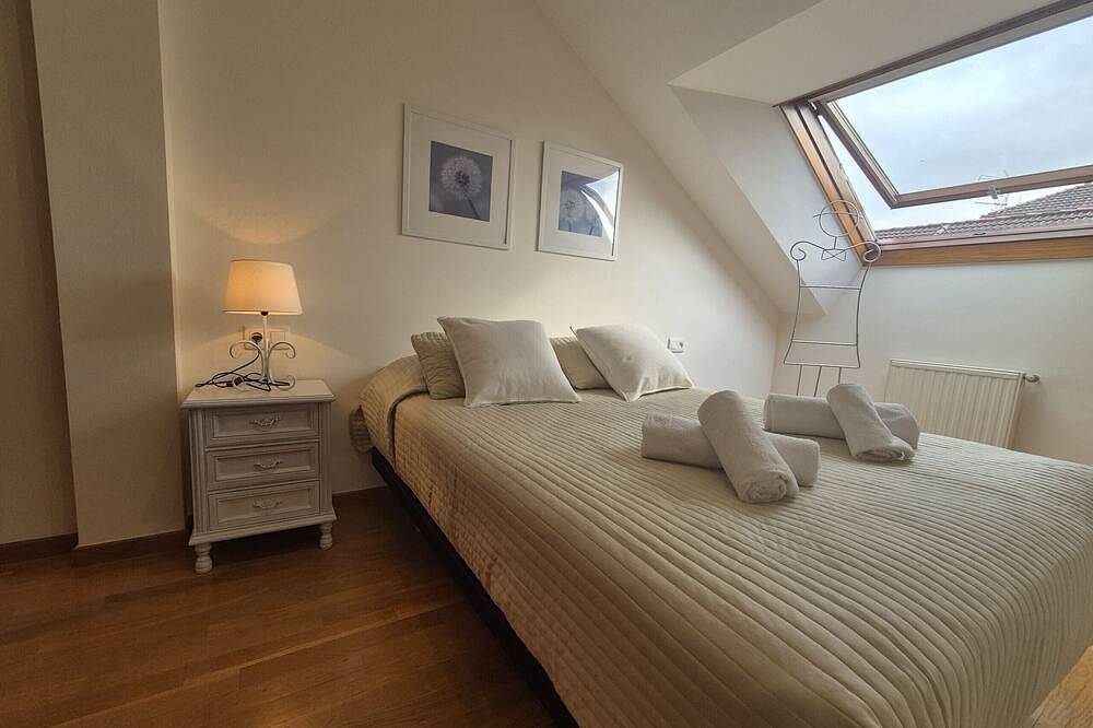 Entire apartment, 212A Asueto Apartment in Villaviciosa in Villaviciosa, Costa Verde (Spain)