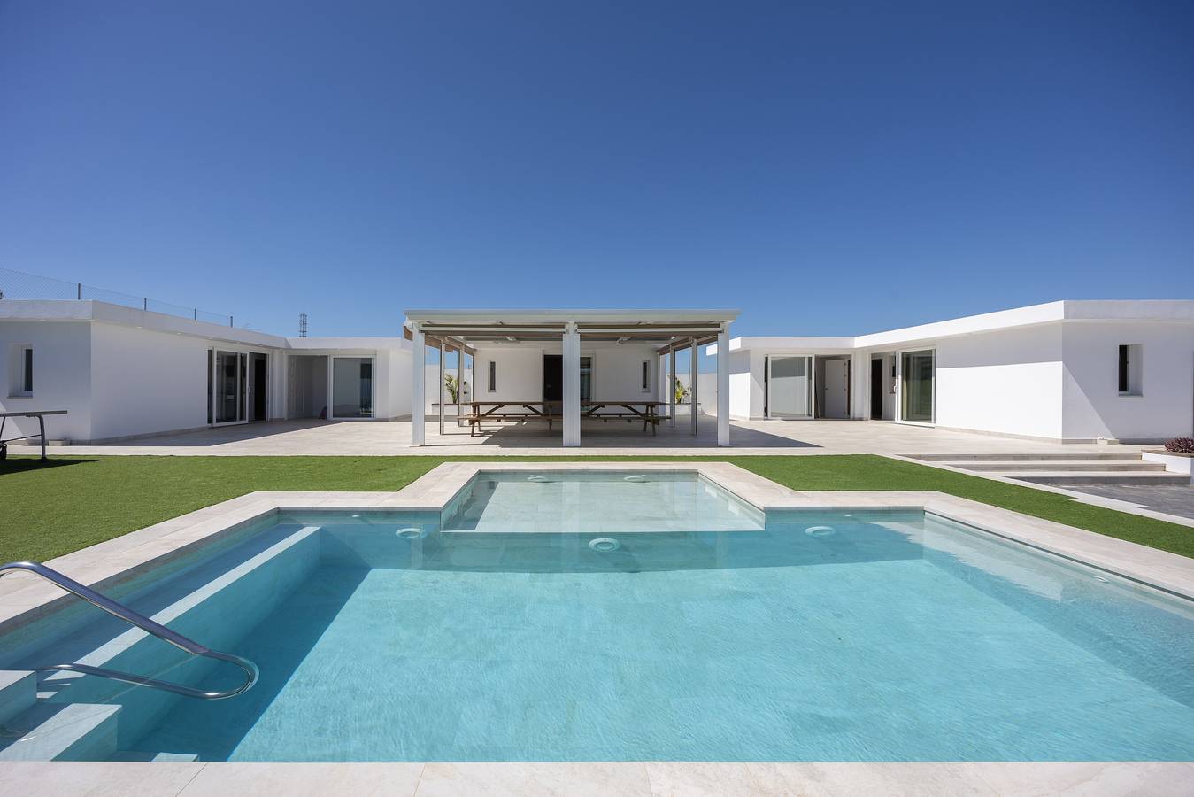 Villa 'Pablo' con piscina privada, terraza privada y aire acondicionado in Chiclana de la Frontera, Costa de la Luz