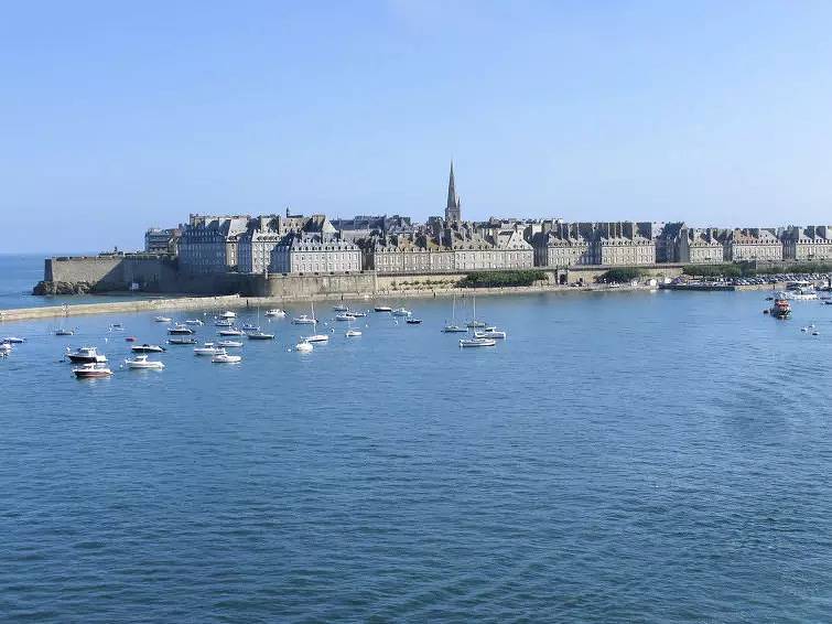 Maison 6 Personnes in Le Tronchet, Région de Saint-Malo