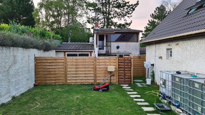 Gîte pour 2 personnes, avec terrasse et jardin à Villecerf
