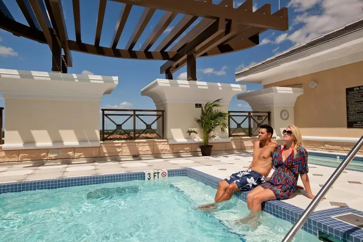 Resort para 4 personas, con piscina además de jacuzzi y terraza - 1