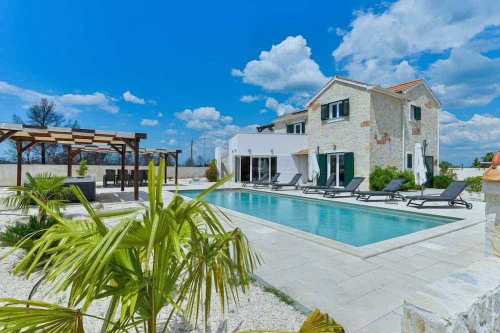 Ferienhaus Violet in Raslina, Šibenik-Knin