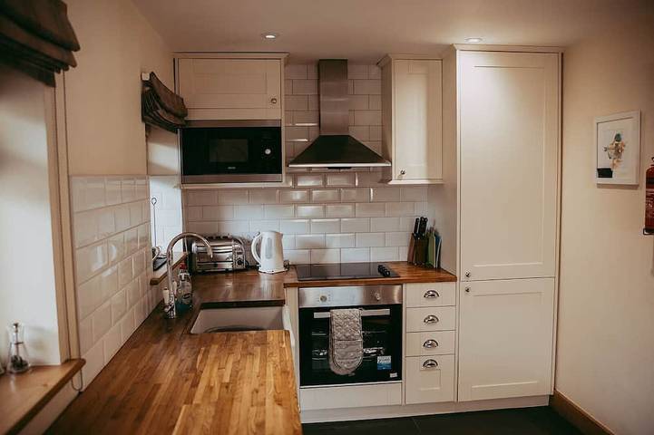 Cottage-Komfort-Ensuite mit Dusche-Blick auf die Landschaft in Lake District