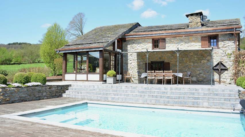 Ferienhaus für 9 Personen, mit Pool und Terrasse sowie Garten und Sauna - 1