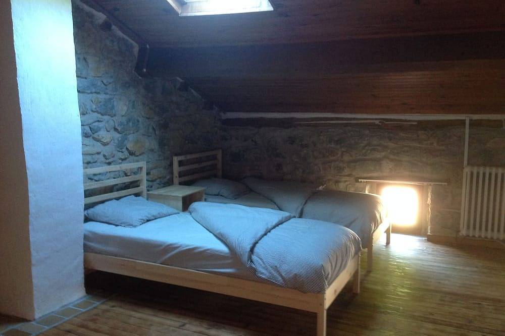 Authentisches Haus im Dourbie-Tal, 5 km von Millau entfernt in Millau, Parc naturel régional des Grands Causses