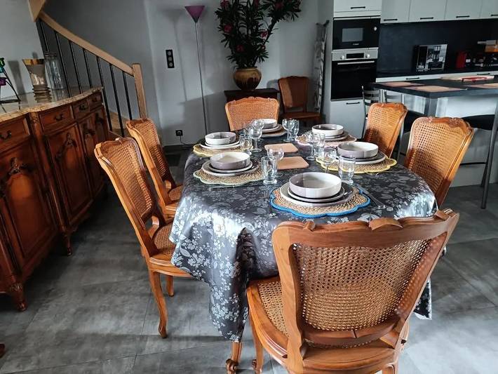 Gîte pour 6 personnes, avec piscine et jardin, animaux acceptés dans Peyre-en-Aubrac - 2