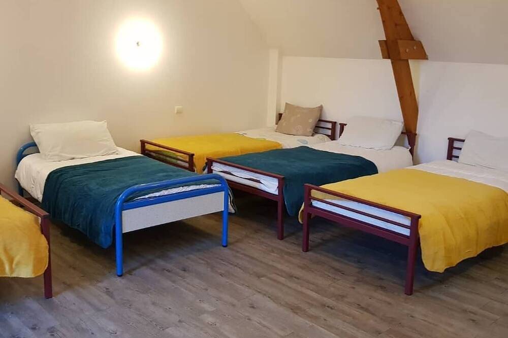 Villa avec piscine intérieure au cœur du Bocage Normand in Saint-Pois, Région d'Avranches