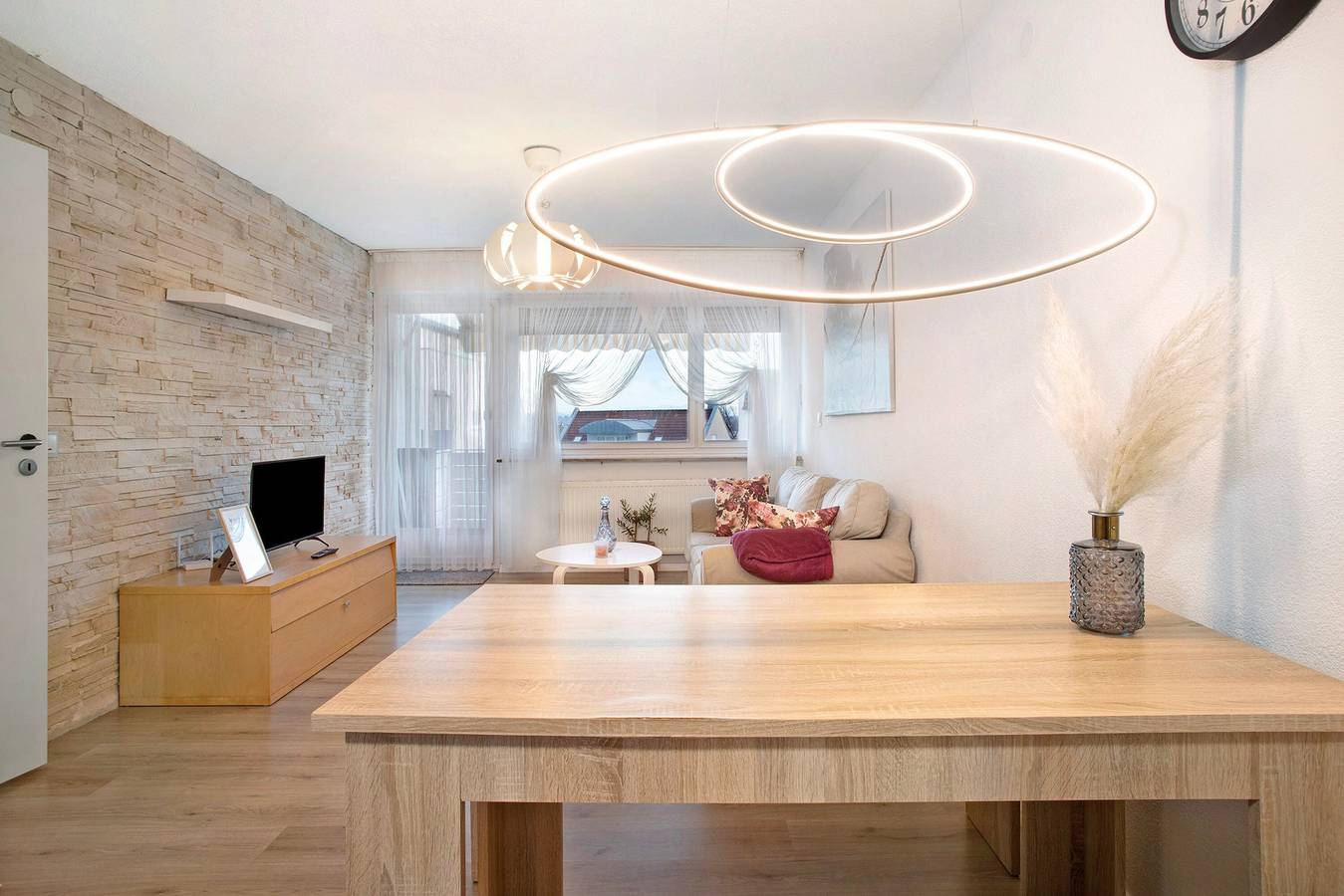 Ganze Wohnung, Ferienwohnung 'Rd-ferienwohnung' mit Bergblick, Balkon und Wlan in Friedrichshafen, Region Bodensee-Oberschwaben