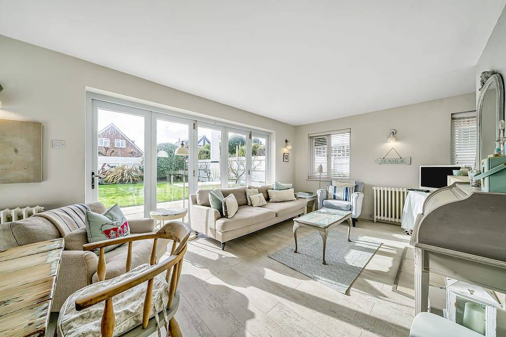 Holiday Home for 6 People in West Wittering, West Sussex