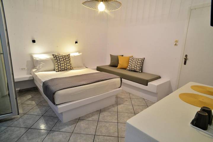 Maison d’hôte pour 3 personnes, avec jardin, animaux acceptés dans Syros