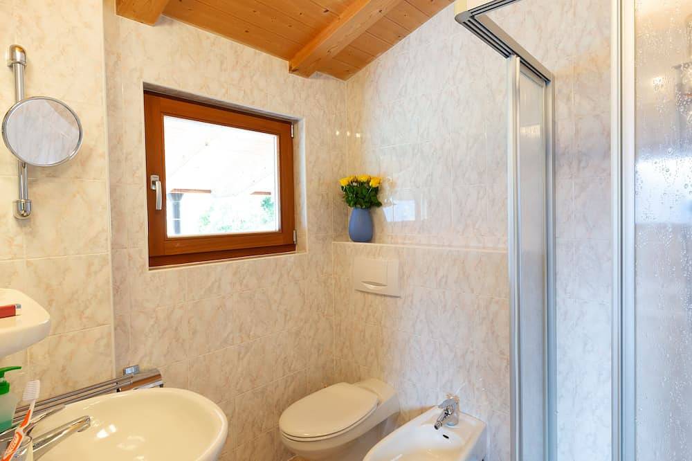 Ganze Wohnung, Innenpool-Appartement für max. 3 Personen Panoramblick auf die Berge- Einzellage in Schluderns, Saldurkamm