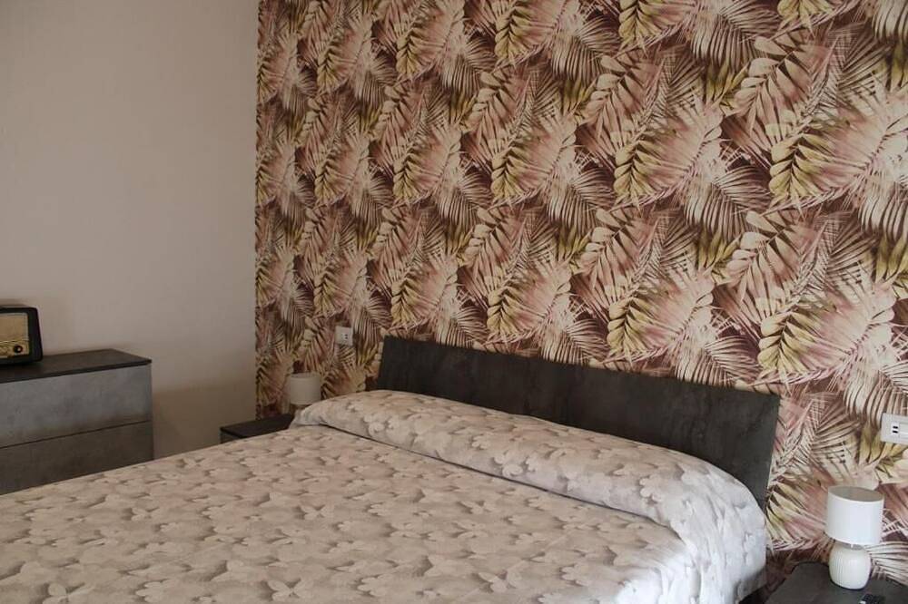 Apartamento entero, Domitian Home, a comfortable apartment in the historic center with private parking in Albano Laziale, Castelli Romani