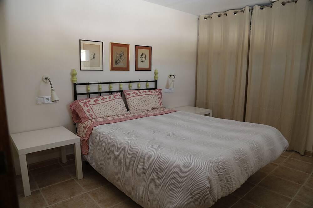 Apartamento entero, Apartamentos con piscina en el pre-pirineo in Torres del Obispo, Graus