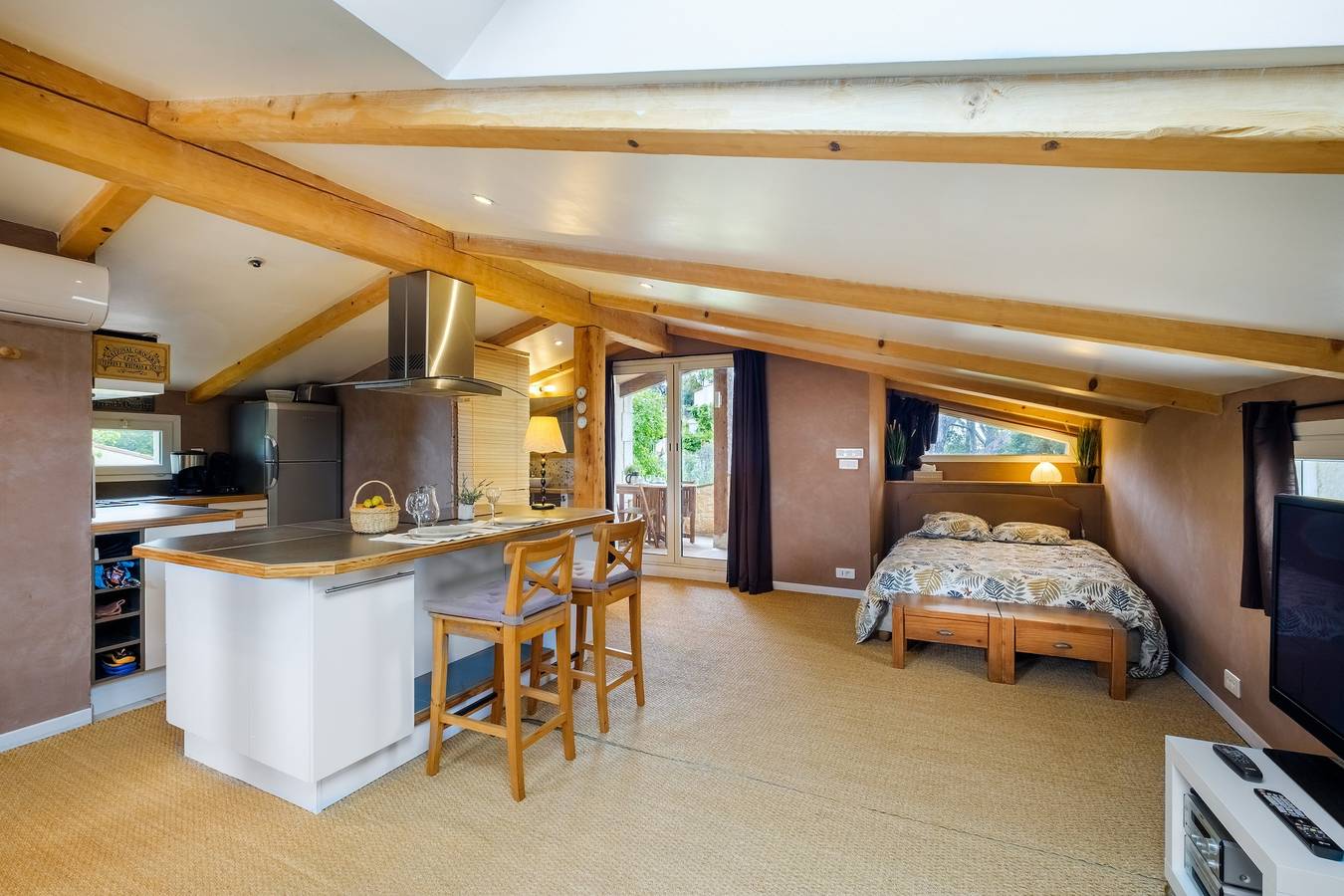 Loft 50m² in alle rust met uitzicht op prachtig zwembad, foto 7