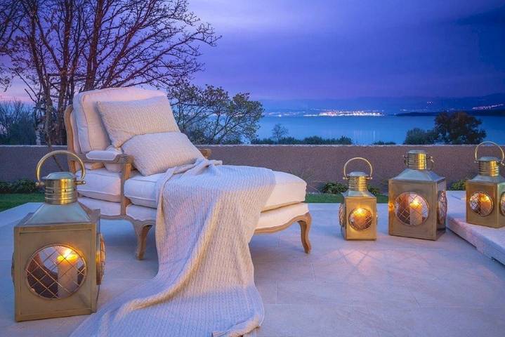 Villa pour 8 personnes, avec Balcon/Terrasse et Jardin ainsi que Piscine et Sauna en Croatie
