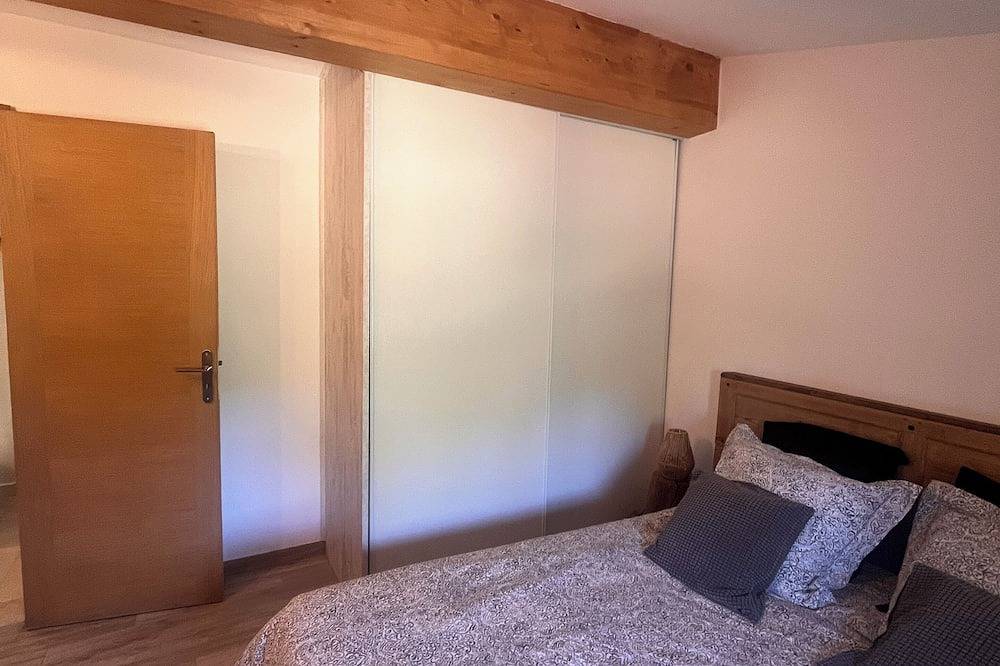 Country house in the heart of vineyards and olive groves in Le Thoronet, Draguignan region