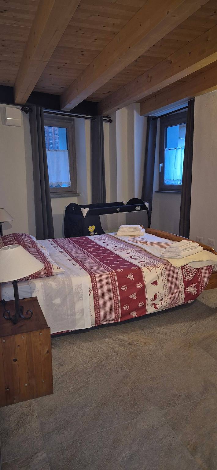 Entire apartment, Apartment '3' with Private Parking, Shared Garden, Central Morgex Location in Morgex, Comune di Morgex