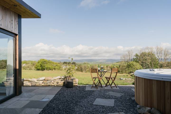 Lodge für 2 Personen mit Whirlpool in Ceredigion
