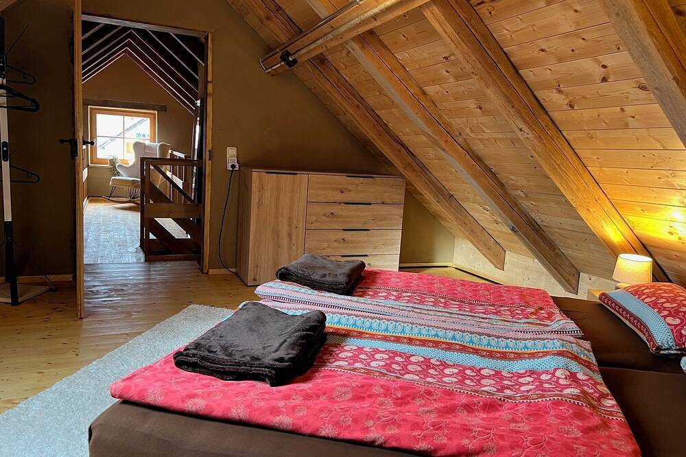 Ganze Wohnung, \"Dach-Traum\" - Naturnahe Auszeit in Maisonette mit Holzseele in Waal, Bayerisch Schwaben