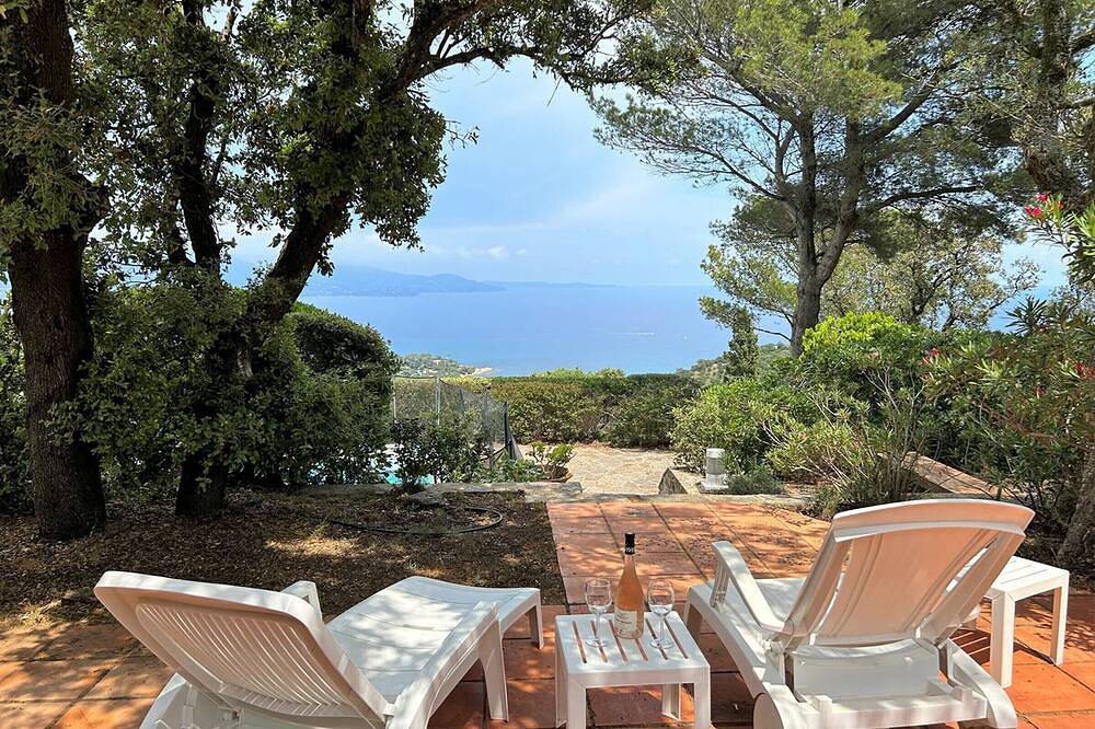 4-Zimmer-Villa mit privatem Pool in Privatbereich, 5 Betten, Bormes-les-Mimosas in Cap Bénat, Bormes-les-Mimosas