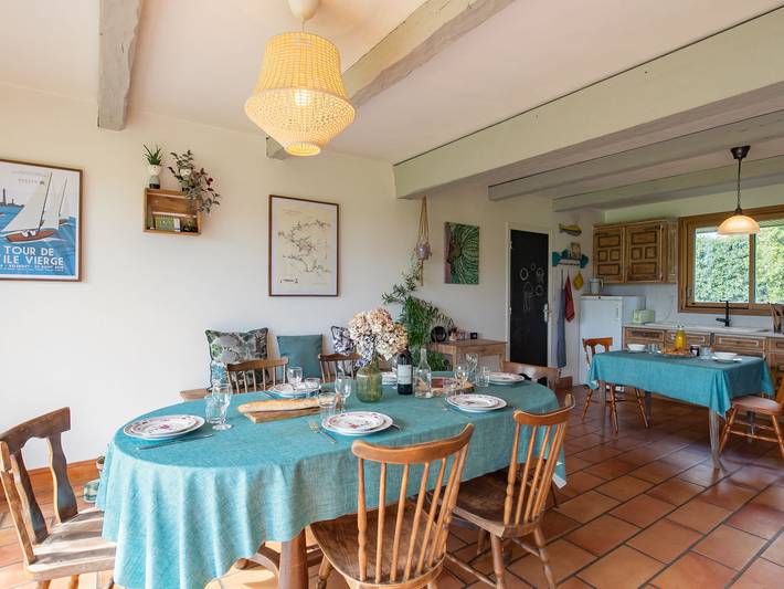 Location de vacances pour 8 personnes, avec jardin et terrasse, animaux acceptés à Plounévez-Lochrist - 4