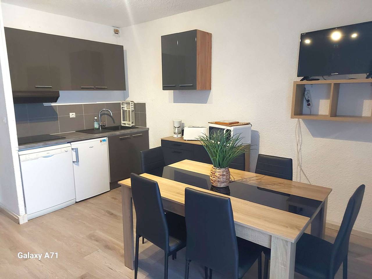 Studio entier, Studio Cabine 6 pers à 1700m, St Lary Soulan, Balcon Sud, Parking, Proche Pistes in Saint-Lary-Soulan, Parc national des Pyrénées