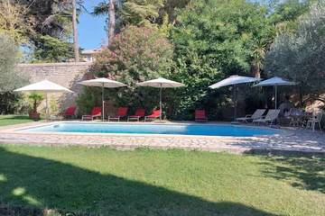 Gîte pour 2 personnes, avec piscine et jardin, animaux acceptés à Sommières