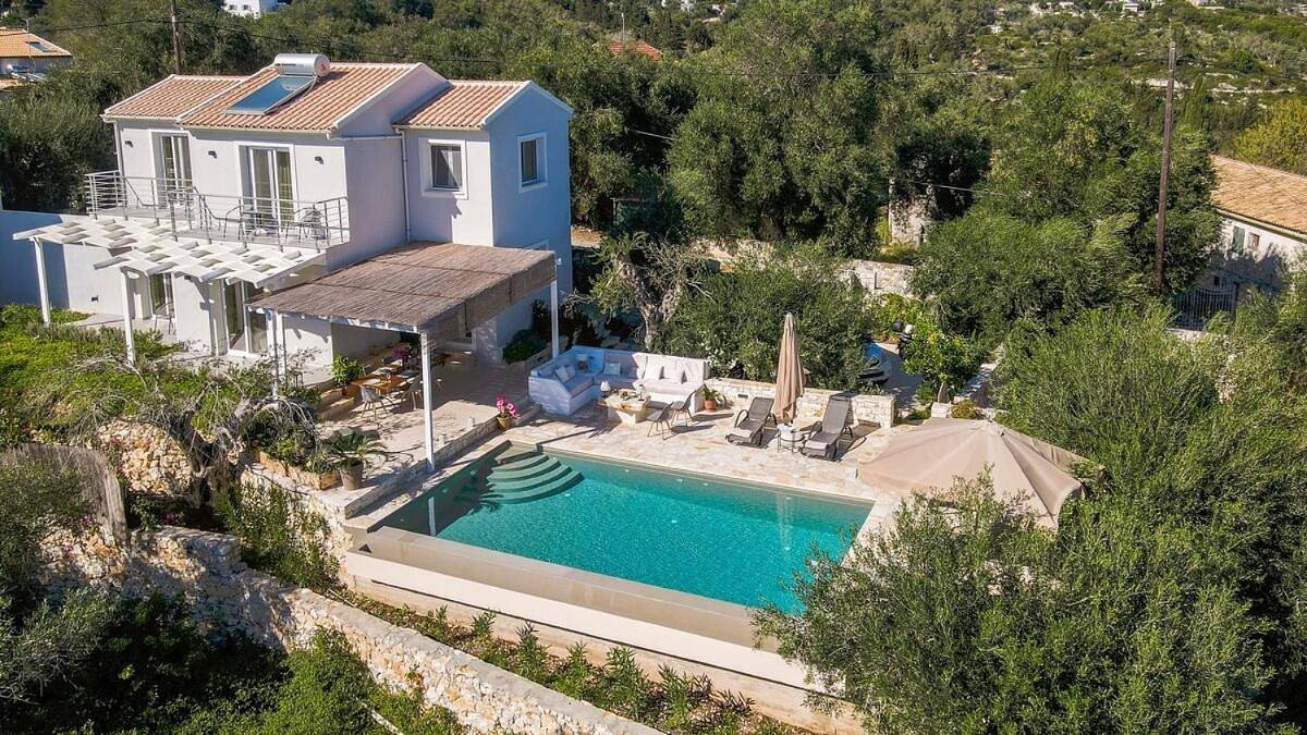 Three-Bedroom Villa in Γάιο, Παξούς