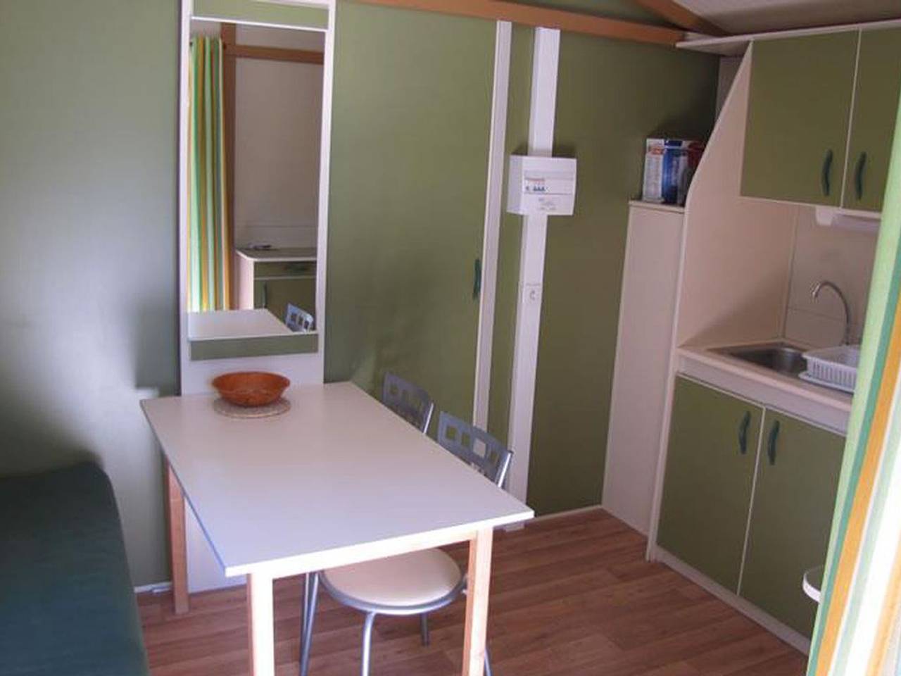 Gemütliches Chalet mit Terrasse in Vogüé in Vogüé, Ardèche