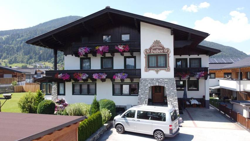 BnB für 4 Personen, mit Terrasse und Ausblick sowie Garten in Flachau - 2