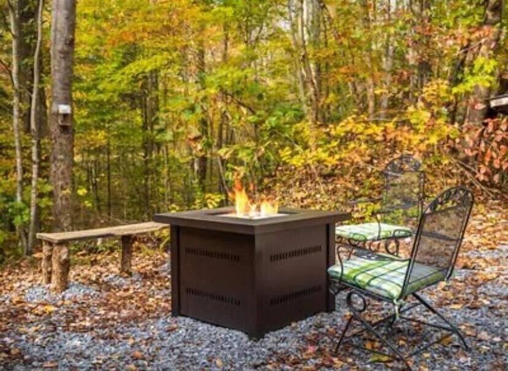 Secluded Cabin w/ Hot Tub, Woodburning Stove, View on Private 2 acres in Cocke County