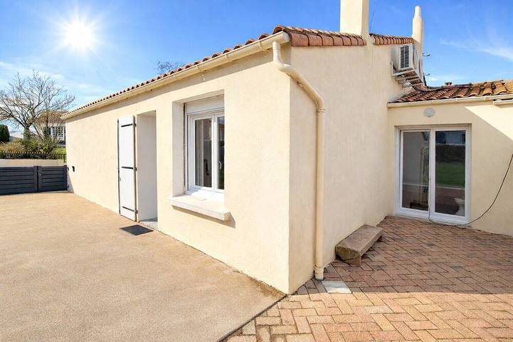 Location de vacances pour 5 personnes, avec jardin à Tiffauges