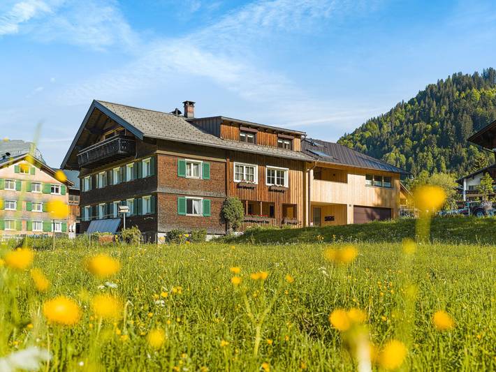 Ferienwohnung für 3 Personen, mit Balkon und Ausblick in Schoppernau