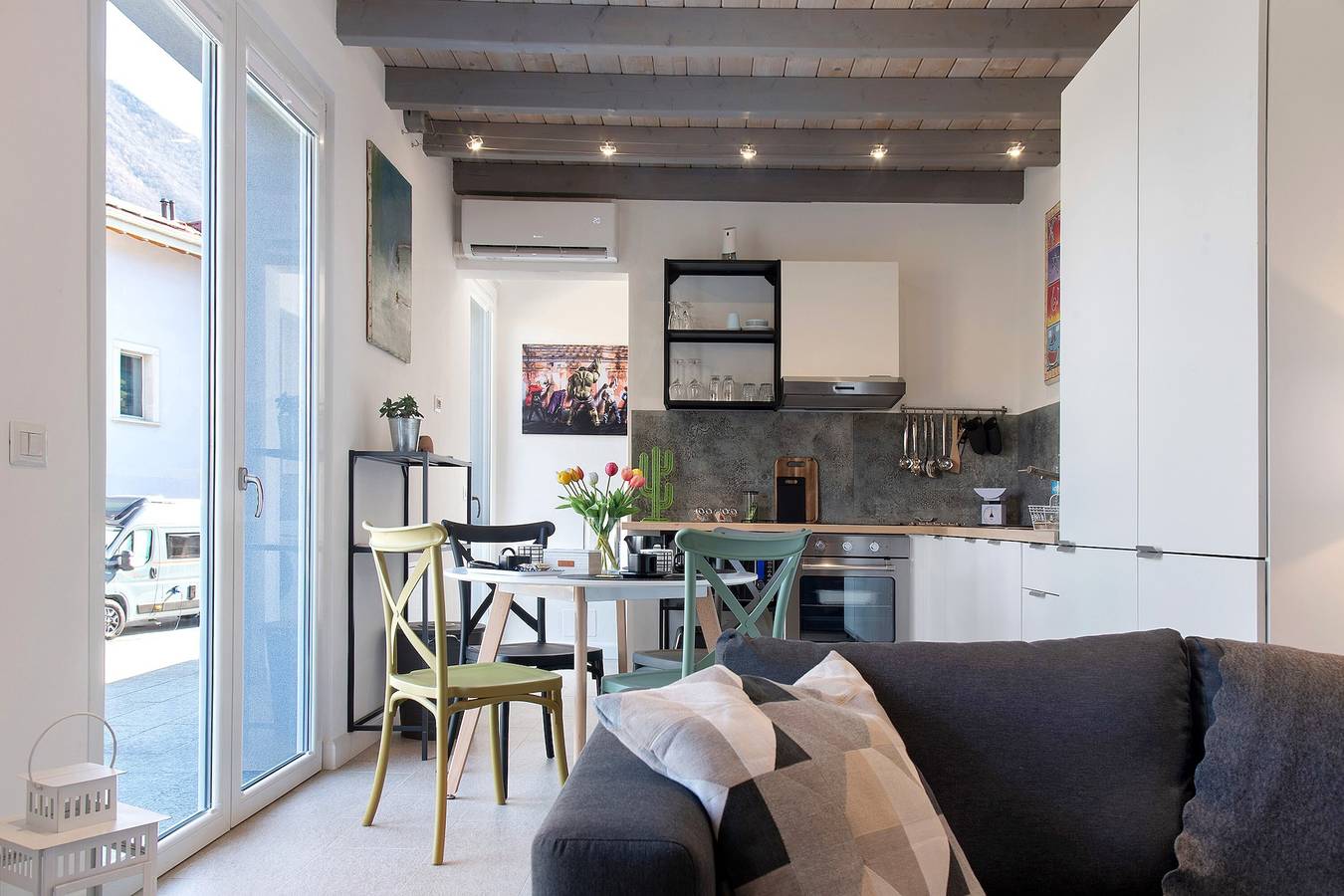 Ganze Wohnung, Apartment 'Residenza La Fonte Dependance' ideal für Paare, private Terrasse, Klimaanlage in Laveno-Mombello, Lago Maggiore (Lombardei)