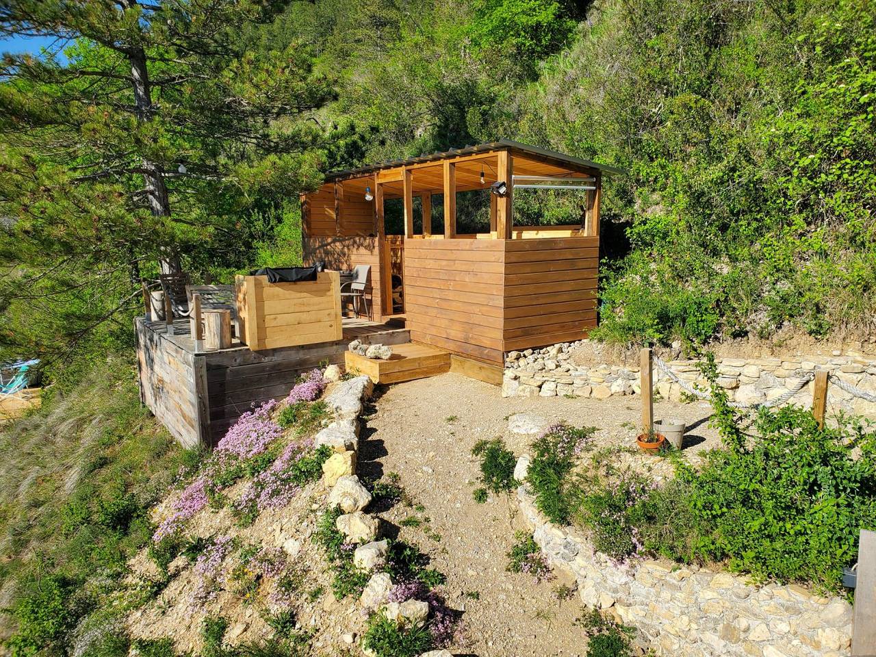 Domaine Thym et Romarin - Tente Lodge in Saillans, Région de Die