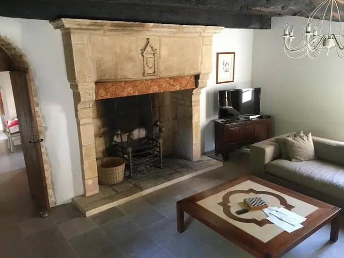 Location de vacances pour 10 personnes, avec vue ainsi que piscine et terrasse à Valojoulx - 3