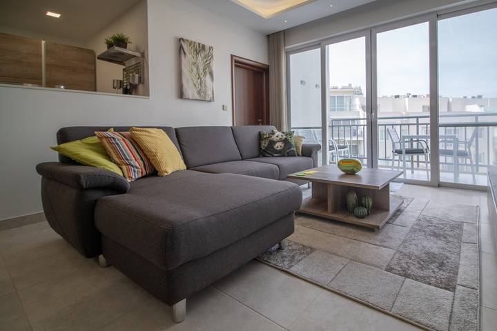 Ganze Wohnung, Ferienwohnung für 6 Personen mit Pool in Marsalforn, Zebbug