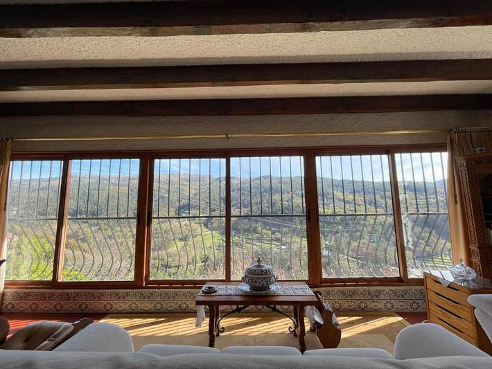 Location de vacances pour 6 personnes, avec jardin et piscine ainsi que jacuzzi et balcon à Terras de Bouro - 2