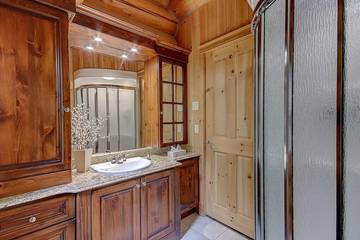 Cabin Rentals And Lodges for 10 Guests in Quebec, Canada, Picture 1