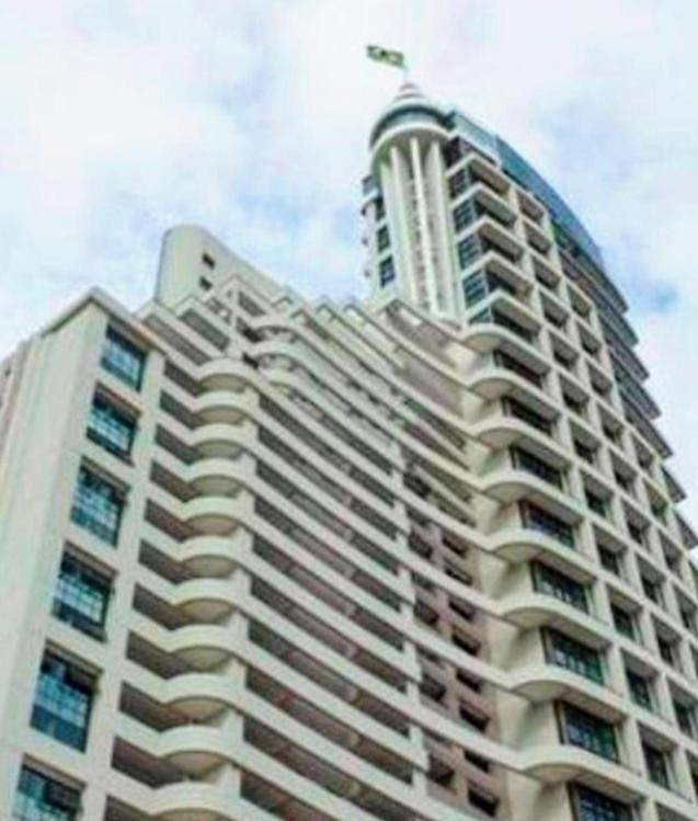 Pousadas para 4 pessoas, com sauna e vista e ainda piscina and jardim em Itaim Bibi