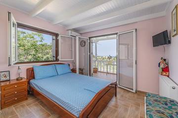 Villa for 12 People in Agios Nikitas, Greece, Photo 3
