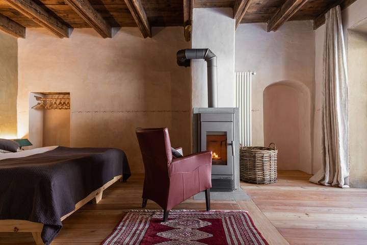 Entire apartment, Apartment 'Hof Neuhaus Laugen Alm' with Mountain View, Garden and Wi-Fi in Platzers, Tisens
